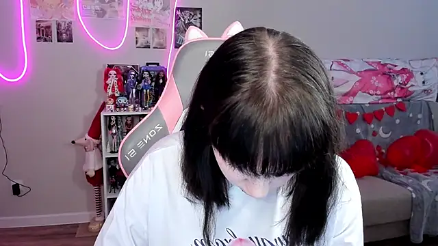 MollysLand online show from 15, 2, 2026