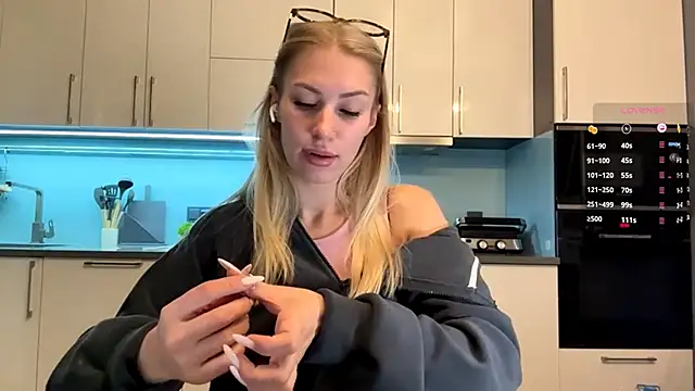 SoftnessMila online show from 19, 3, 2026