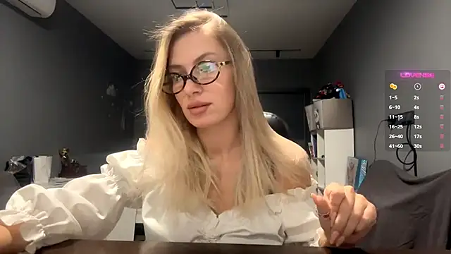 Snapshot of SoftnessMila chatting on 11, 2, 2026 SoftnessMila online show from 11, 2, 2026