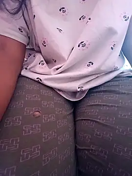 Snapshot of vyshali_vyshu chatting on 2, 3, 2026 vyshali vyshu online show from 2, 3, 2026