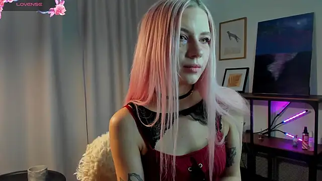 SimonaKaroly online show from 8, 2, 2026