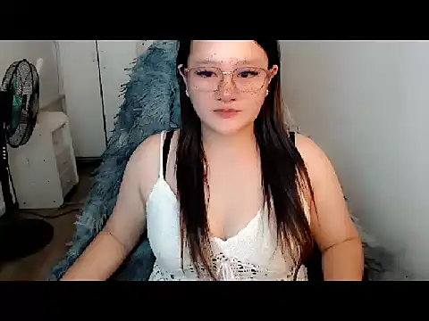 UrLovelyWetPussy online show from 28, 2, 2026