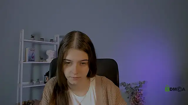 molly hollow online show from 8, 2, 2026