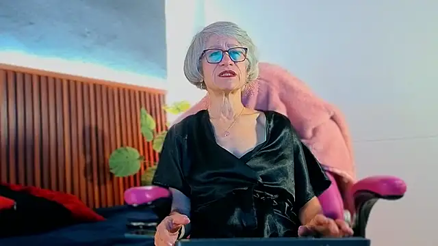 miss monserrate01 online show from 4, 2, 2026