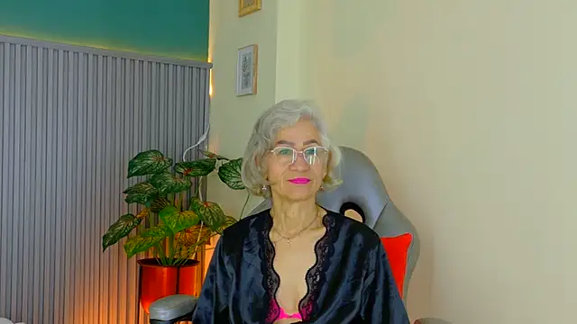 Snapshot of miss_monserrate01 chatting on 17, 6, 2026 miss monserrate01 online show from 17, 6, 2026
