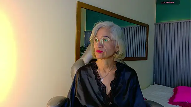 Snapshot of miss_monserrate01 chatting on 26, 6, 2026 miss monserrate01 online show from 26, 6, 2026