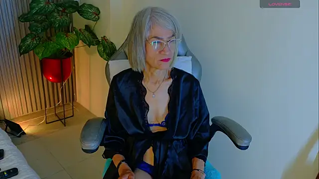 Snapshot of miss_monserrate01 chatting on 8, 7, 2026 miss monserrate01 online show from 8, 7, 2026