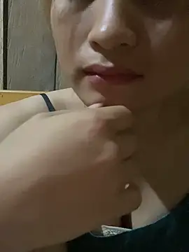 yuii-717 online show from 15, 4, 2026