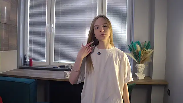 Snapshot of FranciscaGaring chatting on 7, 2, 2026 FranciscaGaring online show from 7, 2, 2026