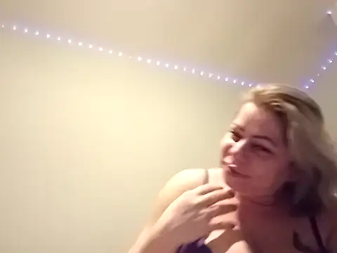 Snapshot of lovebaby69 chatting on 5, 2, 2026 lovebaby69 online show from 5, 2, 2026