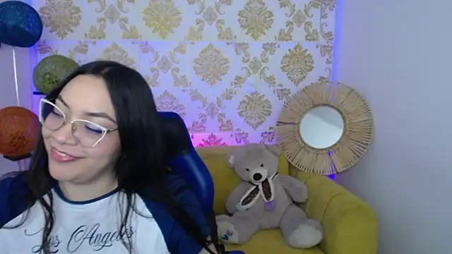 Snapshot of ALISS_M_ chatting on 5, 2, 2026 ALISS M online show from 5, 2, 2026