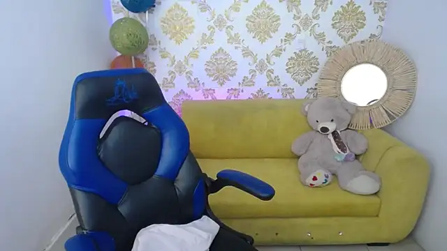 Snapshot of ALISS_M_ chatting on 23, 2, 2026 ALISS M online show from 23, 2, 2026