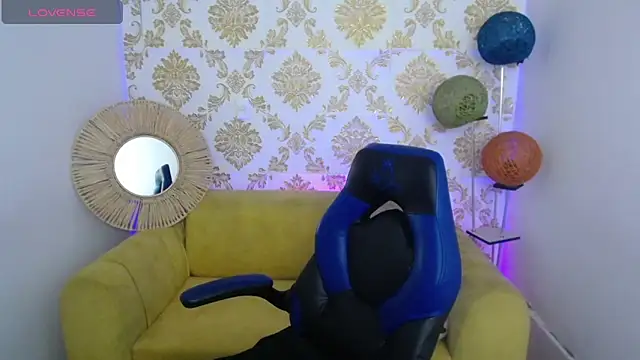 Snapshot of ALISS_M_ chatting on 9, 2, 2026 ALISS M online show from 9, 2, 2026