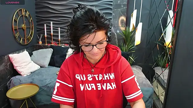 RikaCoutts online show from 28, 4, 2026