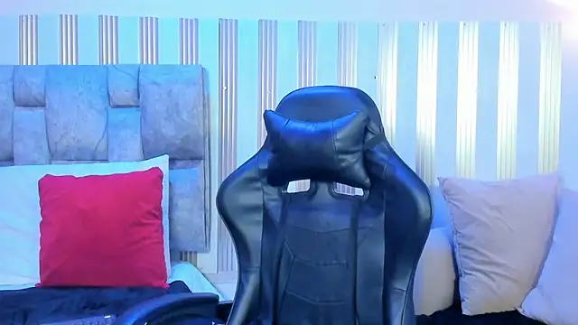 nina glow online show from 16, 2, 2026