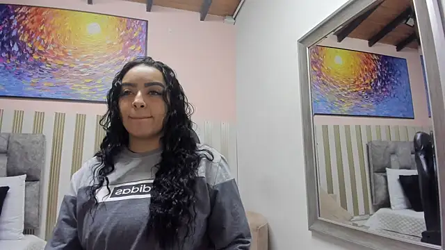 nina glow online show from 22, 4, 2026