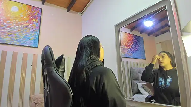 nina glow online show from 29, 3, 2026