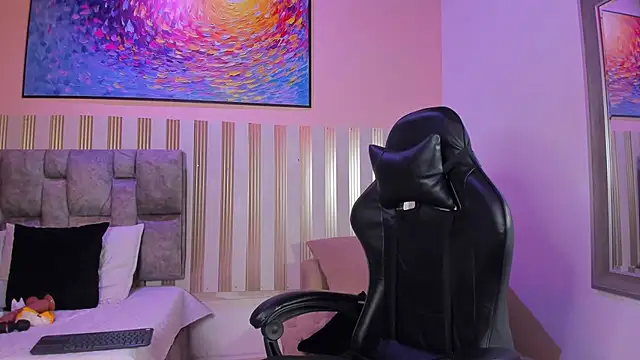 nina glow online show from 30, 3, 2026