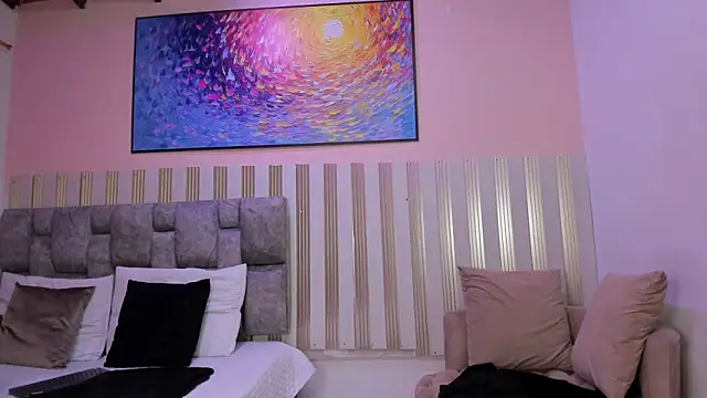 nina glow online show from 14, 4, 2026