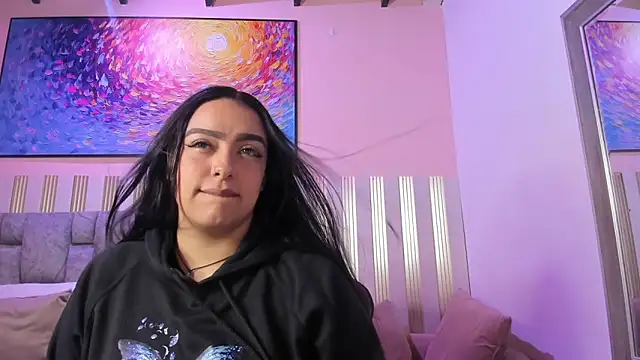 nina glow online show from 6, 5, 2026