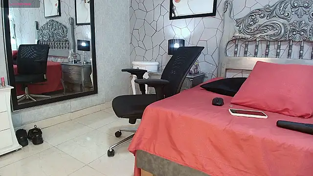 meganrousx online show from 11, 3, 2026