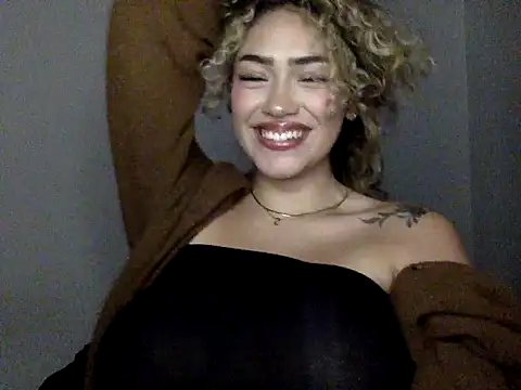 Snapshot of Maddy_Beluci chatting on 5, 3, 2026 Maddy Beluci online show from 5, 3, 2026