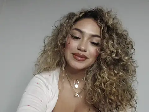 Snapshot of Maddy_Beluci chatting on 12, 2, 2026 Maddy Beluci online show from 12, 2, 2026