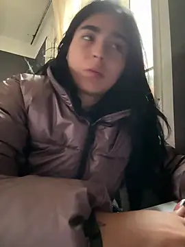 Sara Fernandez  online show from 11, 2, 2026