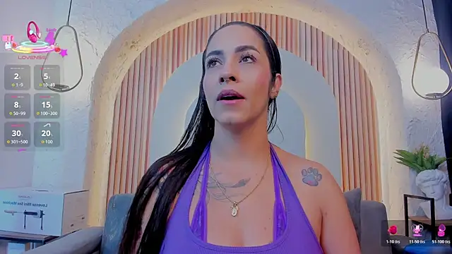 violet scott  online show from 9, 4, 2026