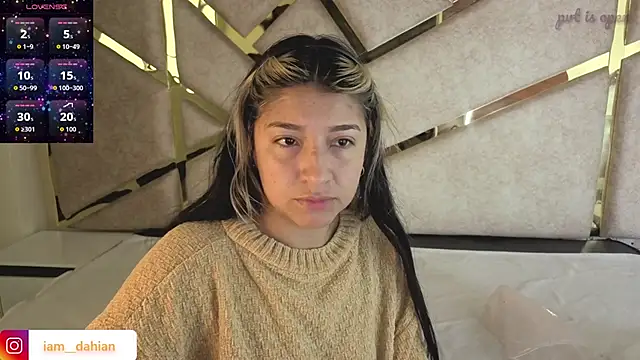 Dahiana Dmour  online show from 5, 3, 2026