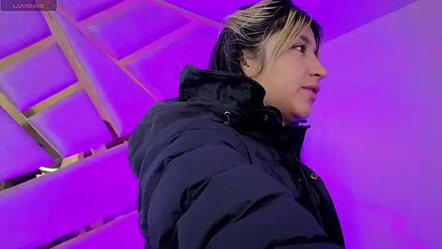 Dahiana Dmour  online show from 2, 5, 2026