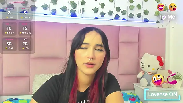 Snapshot of LeslieCute69 chatting on 22, 2, 2026 LeslieCute69 online show from 22, 2, 2026