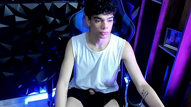 Snapshot of Elbombondelcircuit chatting on 16, 2, 2026 Elbombondelcircuit online show from 16, 2, 2026