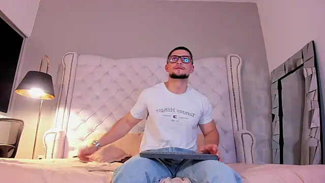 valenssio moretti online show from 15, 3, 2026