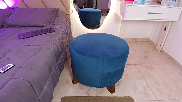 Snapshot of valenssio_moretti chatting on 17, 6, 2026 valenssio moretti online show from 17, 6, 2026