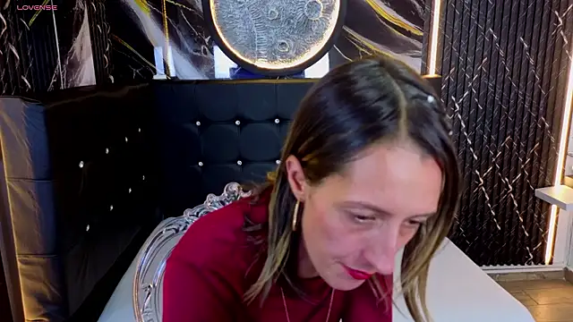 Snapshot of Karolyn_rousse chatting on 7, 2, 2026 Karolyn rousse online show from 7, 2, 2026