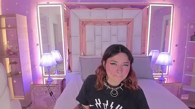 Goldentemptation  online show from 16, 7, 2026