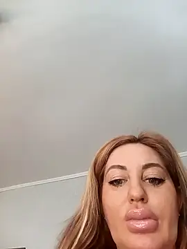 MiaMooly online show from 11, 2, 2026