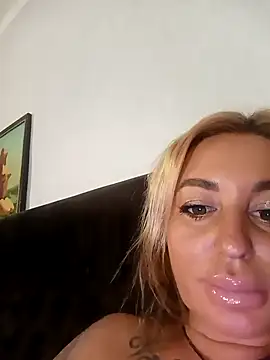 MiaMooly online show from 28, 9, 2025