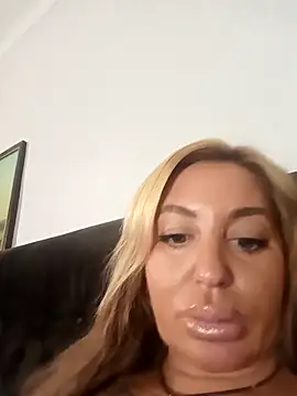 MiaMooly online show from 26, 9, 2025