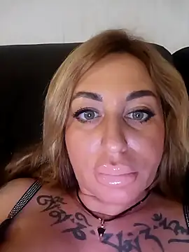 MiaMooly online show from 1, 12, 2025