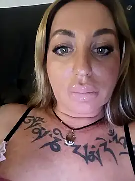 MiaMooly online show from 16, 11, 2025