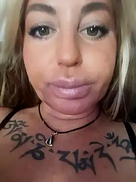 MiaMooly online show from 7, 10, 2025