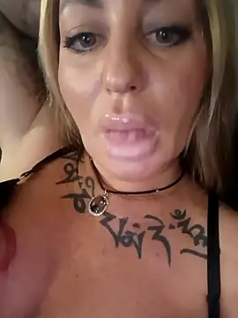 MiaMooly online show from 6, 11, 2025