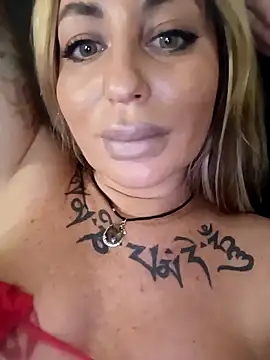 MiaMooly online show from 13, 11, 2025