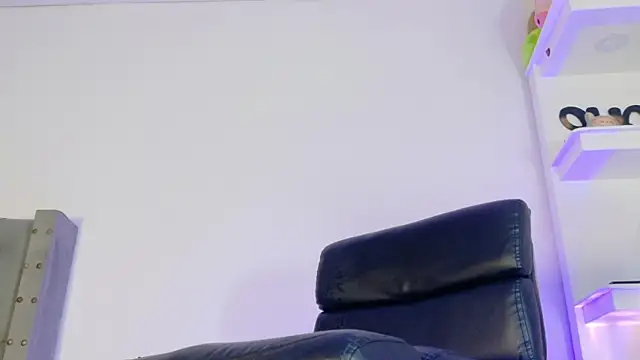 raven li01 online show from 10, 5, 2026