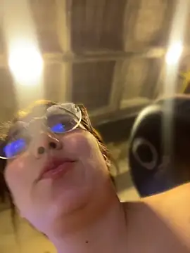 Arya    online show from 16, 4, 2026