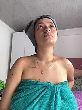 Snapshot of JulietaRiios chatting on 12, 7, 2026 JulietaRiios online show from 12, 7, 2026