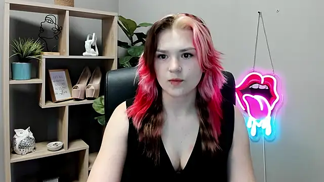Snapshot of SweetLilyxo chatting on 10, 6, 2026 SweetLilyxo online show from 10, 6, 2026