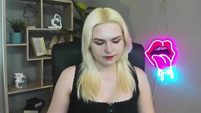 SweetLilyxo online show from 28, 4, 2026